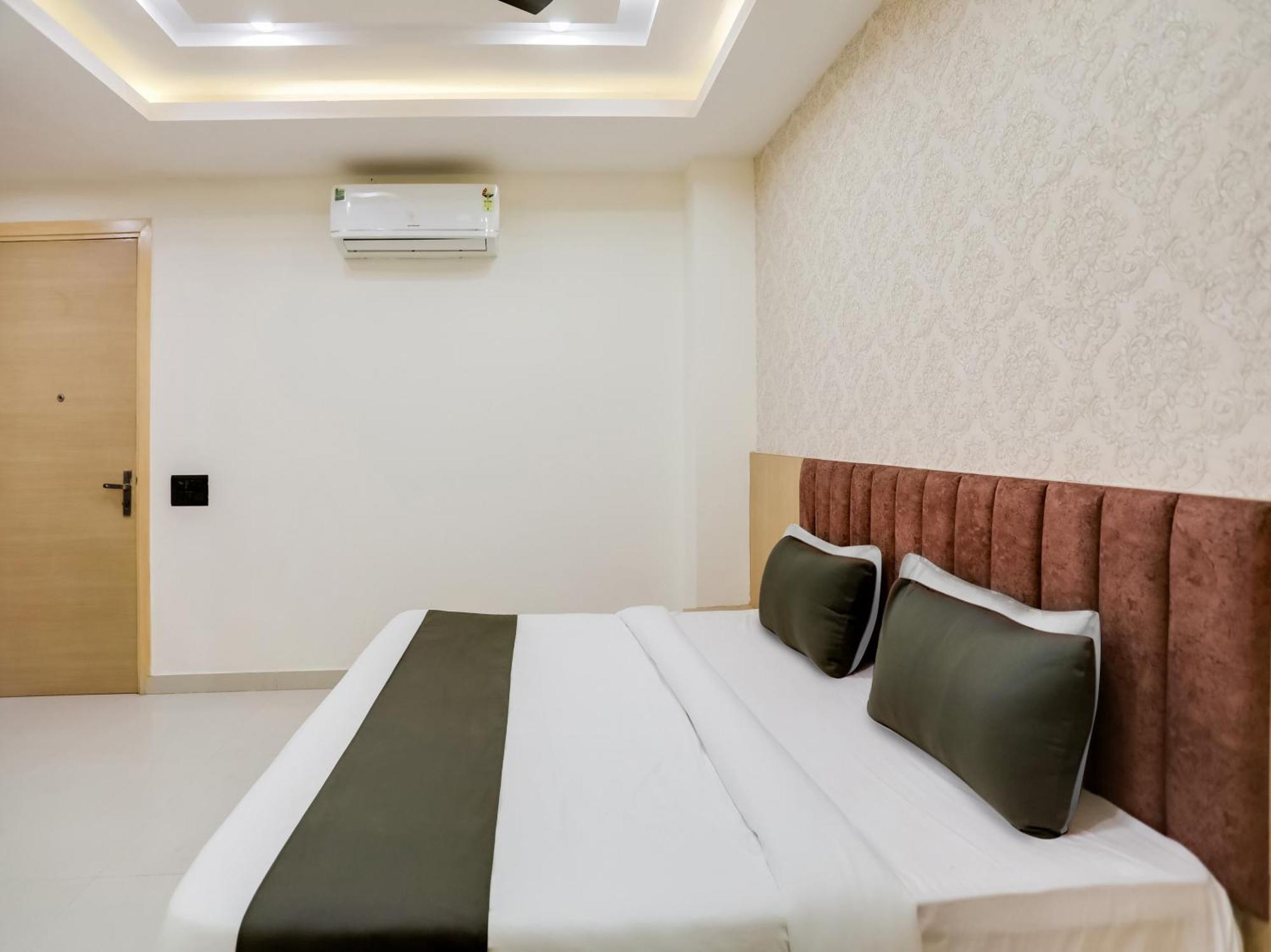 Townhouse Magnolia Corporate Stays Gurgaon Extérieur photo