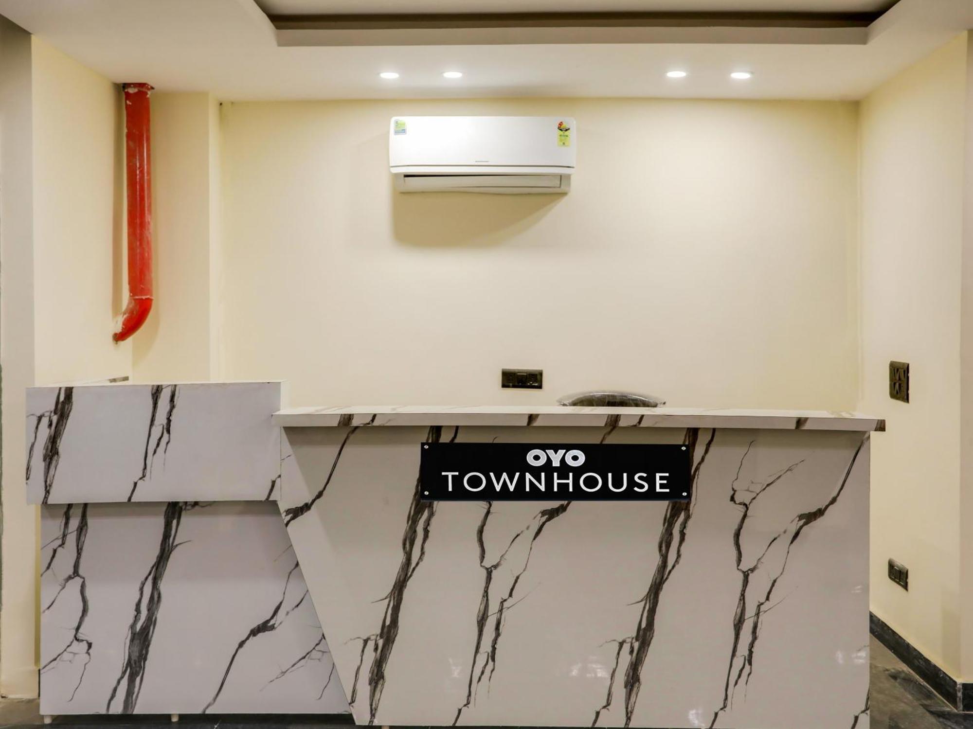 Townhouse Magnolia Corporate Stays Gurgaon Extérieur photo
